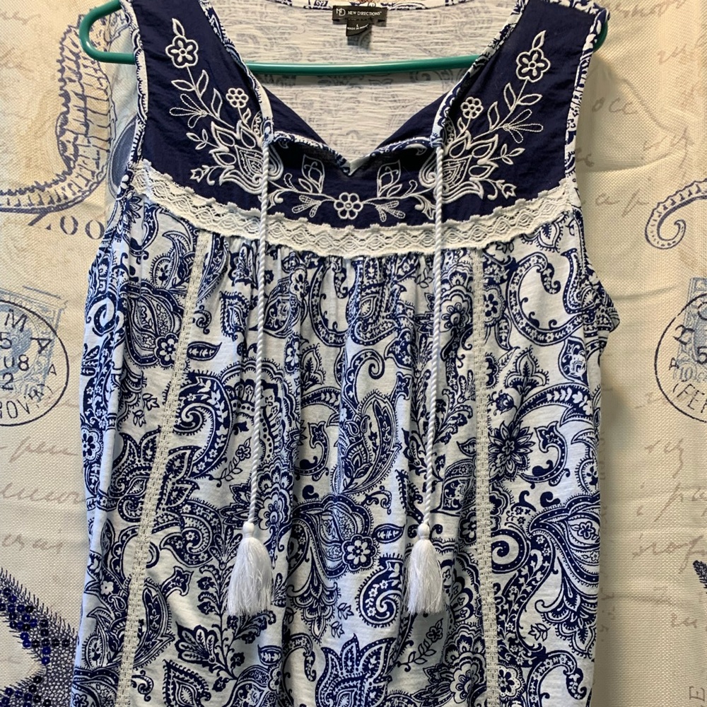 NWOT large blue and white sleeveless top with navy yoke, ties